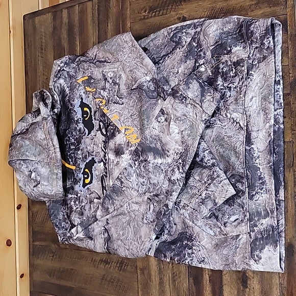 Mens Shield Sweatshirt - Picture 1 of 3